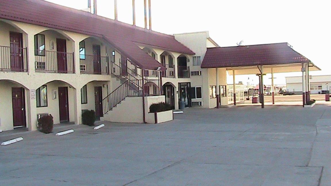 Travelodge By Wyndham Holbrook Exterior photo